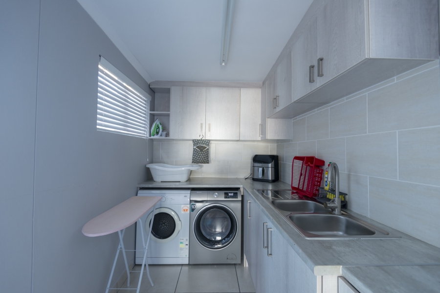 3 Bedroom Property for Sale in Myburgh Park Western Cape